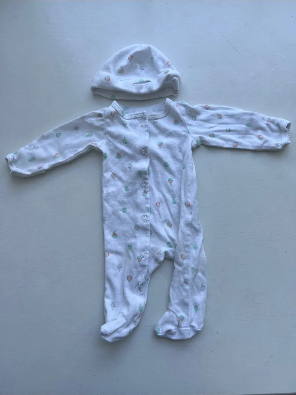 Carter's White Footed One-Piece with Mint and Peach Balloon Motif and Hat
